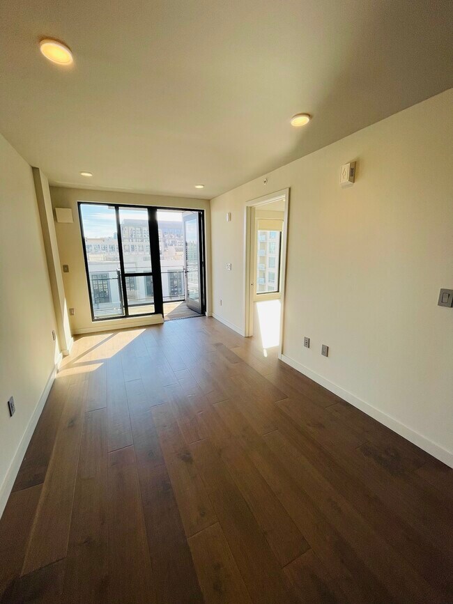 Building Photo - 1238 Sutter St