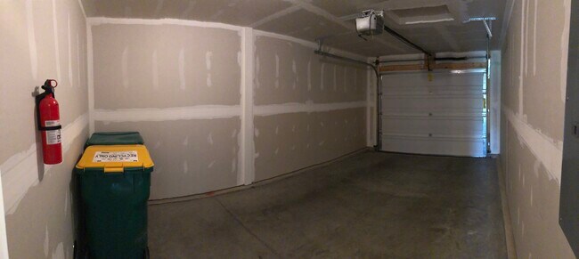 Garage With Opener - 1902 Wrigley St