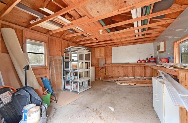 Building Photo - 140 Barton Ranch Cir