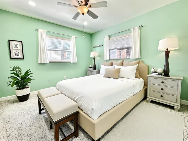 Building Photo - 528 E Center St