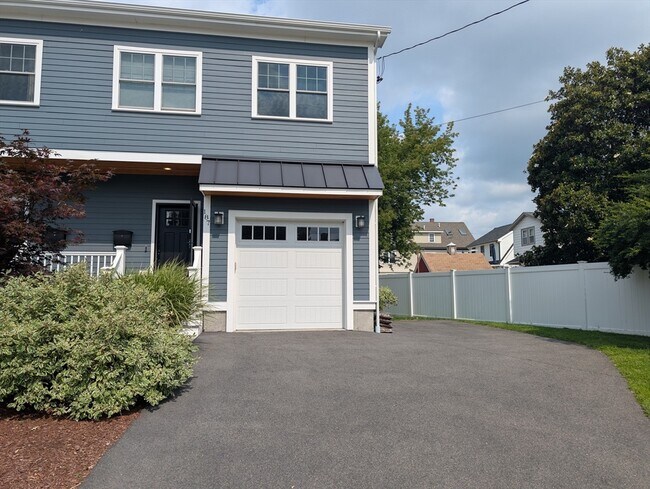Building Photo - 187 Linwood Ave
