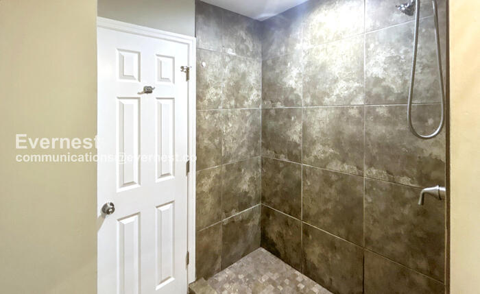 Building Photo - 244 E Haven Dr