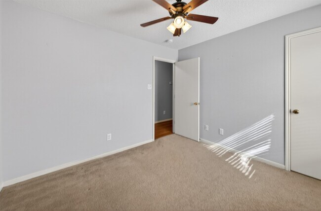 Building Photo - 18518 Burgundy Sky Way