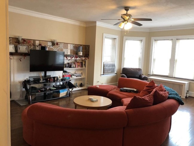 Building Photo - 6356 N Paulina St