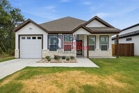 Building Photo - 5805 Barkridge Dr