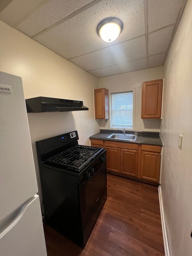 Primary Photo - 125-131 N West St