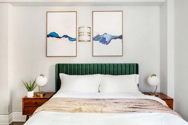 Building Photo - 234 W 73rd St