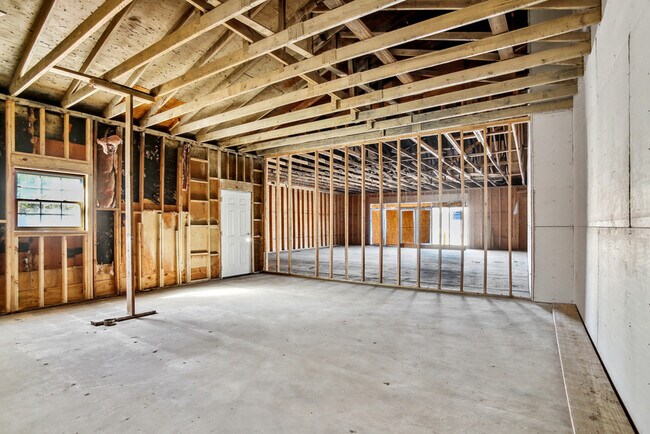 Building Photo - 13880 Hayne Blvd