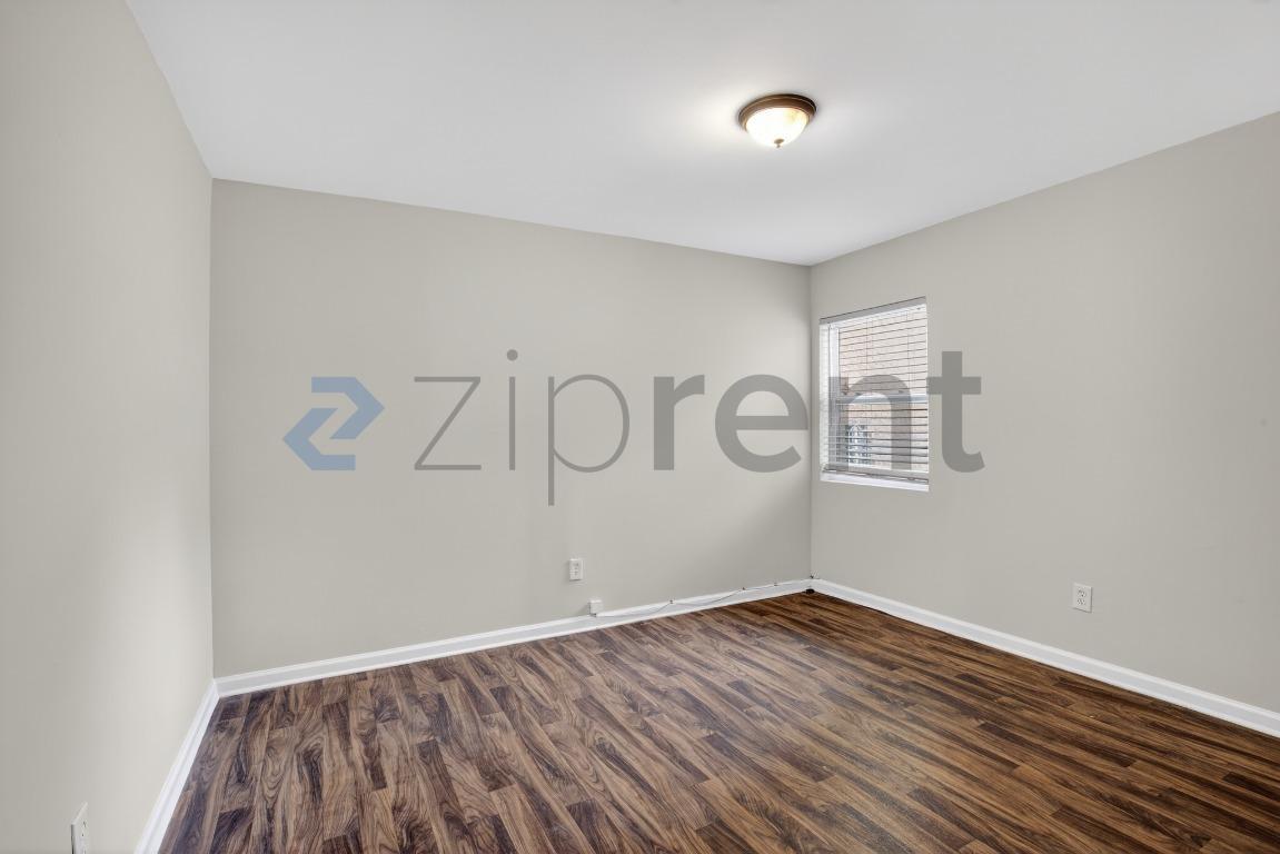 Building Photo - 3575 Oakvale Rd