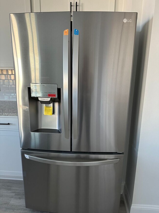 Building Photo - Beautiful new construction home in Richmond Hill, GA!