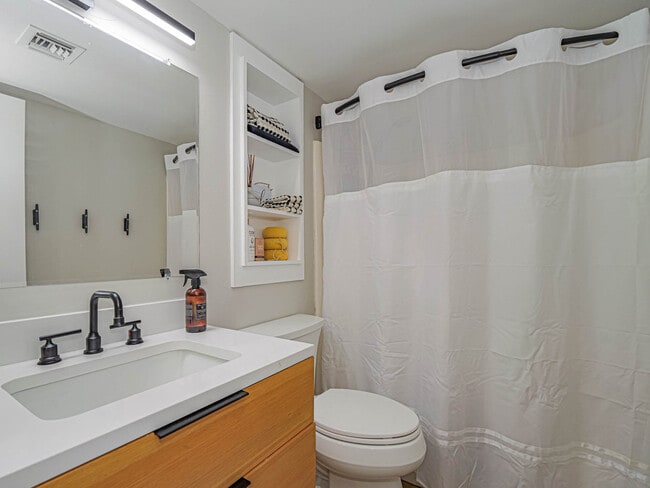Building Photo - 6175 S Mirror Lake Dr