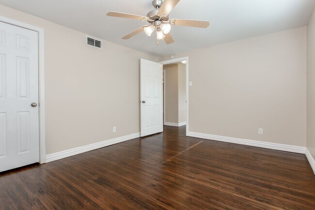 Building Photo - Updated 4-Bedroom, 2-Bath Home in RISD