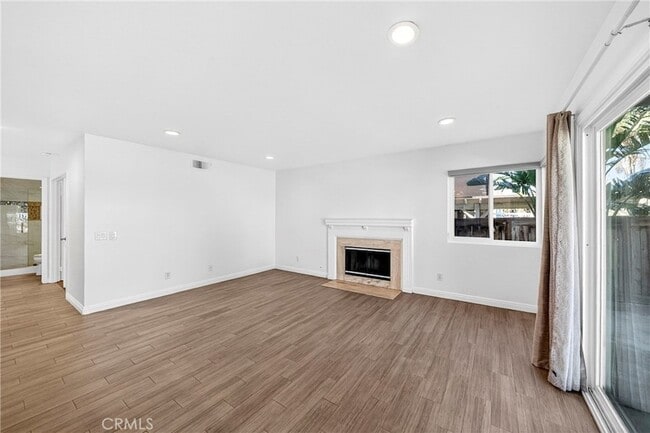 Building Photo - 3355 Sterling Dr