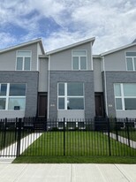 Building Photo - 1505 W Fuller St