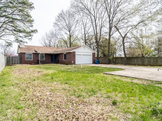 Building Photo - 2714 E Central Ave