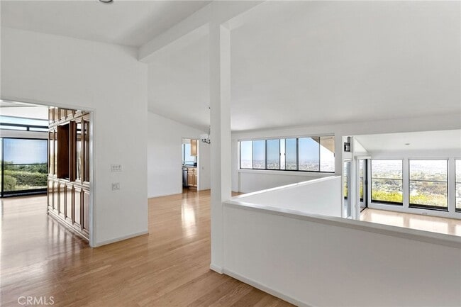 Building Photo - 972 Via Rincon