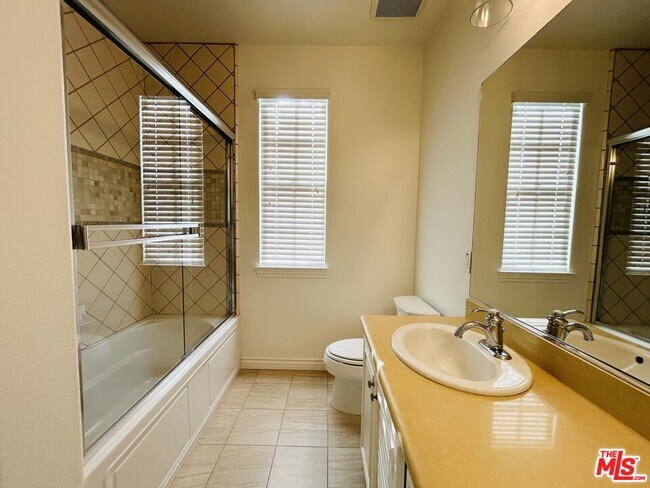 Building Photo - 4701 Luna Ct