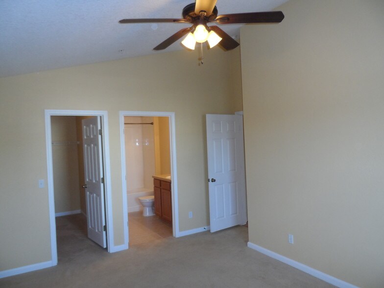 Master Bedroom - 575 Oakleaf Plantation Pky