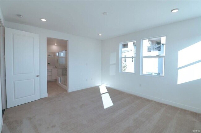 Building Photo - 418 Lobata