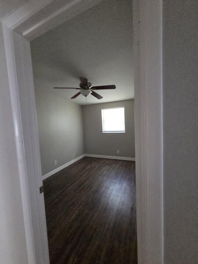 Building Photo - 3818 Everglades Rd