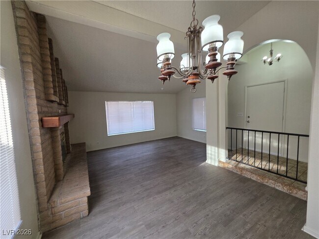 Building Photo - 3214 Anacapa Way