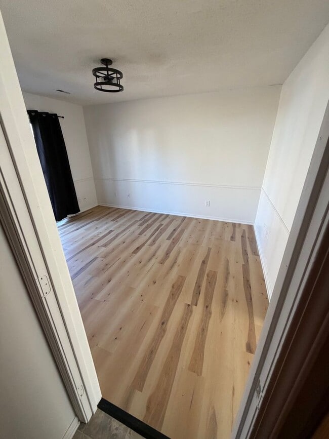 Building Photo - Newly Remodeled 2 Bed 1 Bath home in Independence