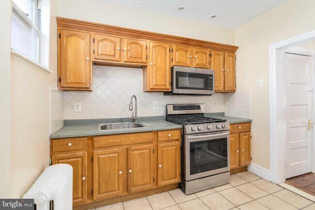 Building Photo - 1929 W Sparks St