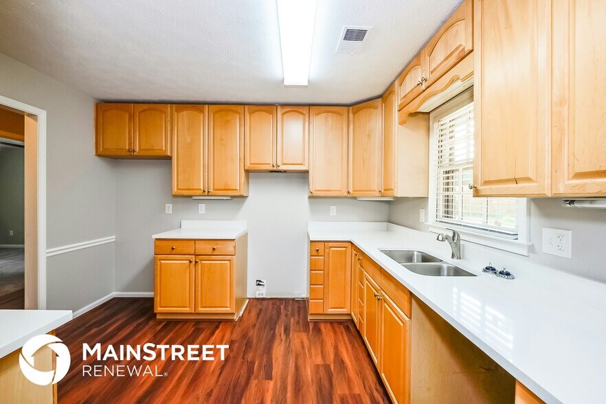 Building Photo - 3438 Creekwood Dr SE