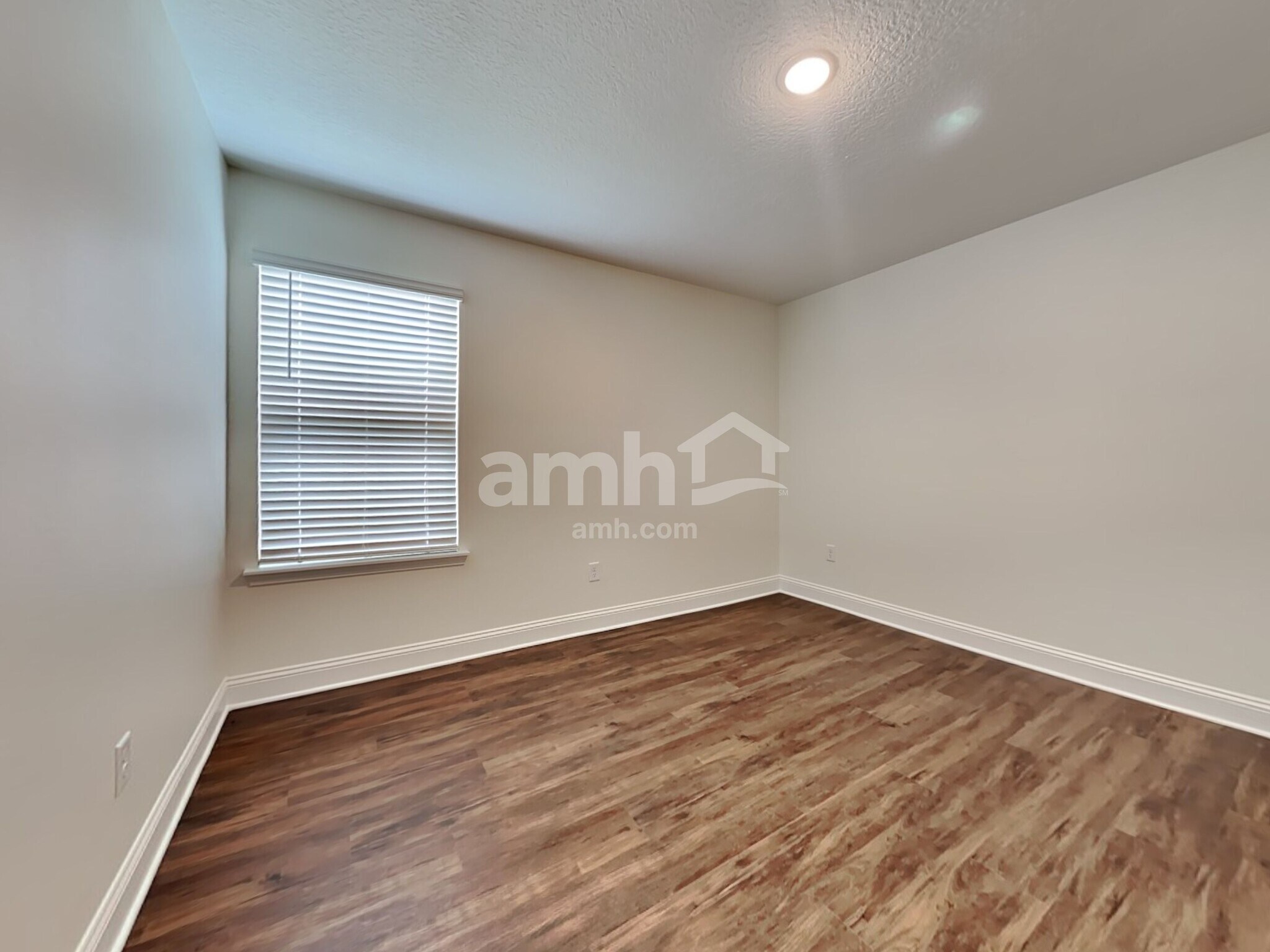 Building Photo - 518 Onate Cir