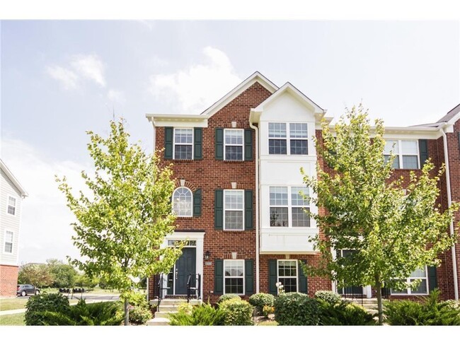 Primary Photo - 13334 E Golden Gate Dr