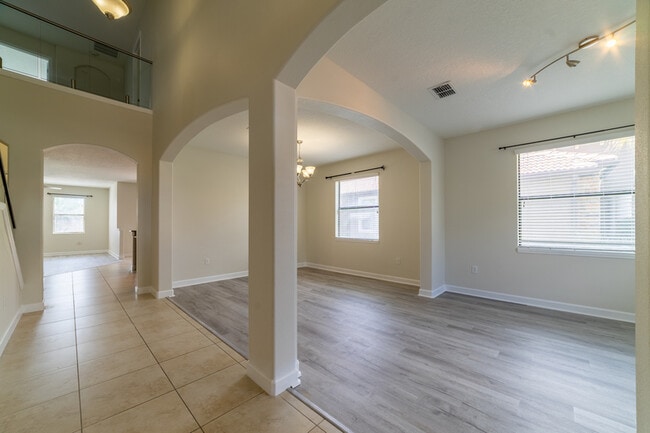 Building Photo - 1315 Moss Creek Ln