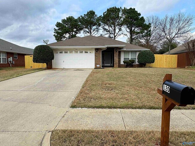 Building Photo - 120 Clover Ridge Dr