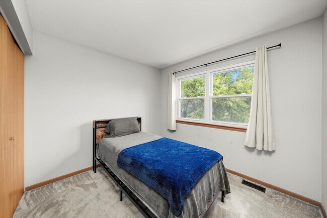 Building Photo - 5332 W Mulberry Ln