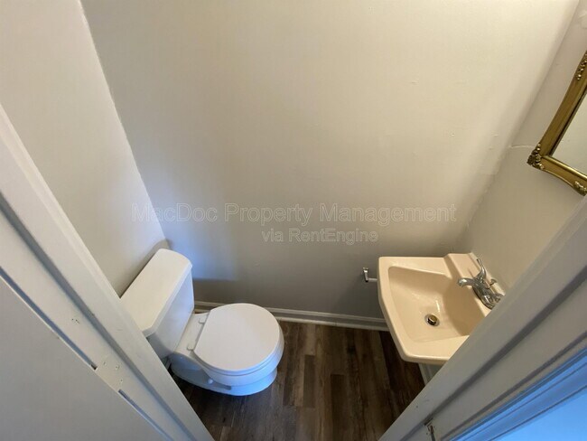 Building Photo - 400 Rann Ct