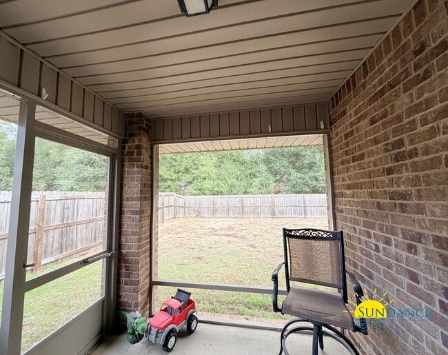 Building Photo - Charming Cul-de-Sac Home in Monticello Estates, Milton