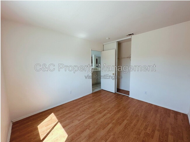 Building Photo - 17944 Kendall Cir