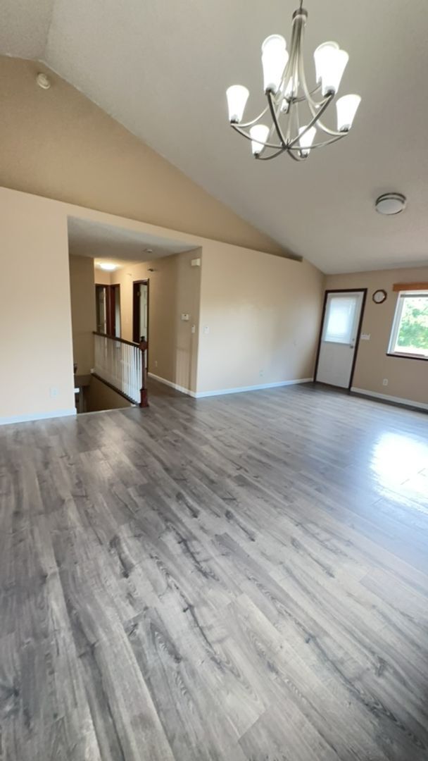 Building Photo - Spacious Antelope Meadows 5BD Home in Nort...