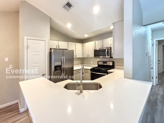Building Photo - 2603 Garrettson Dr