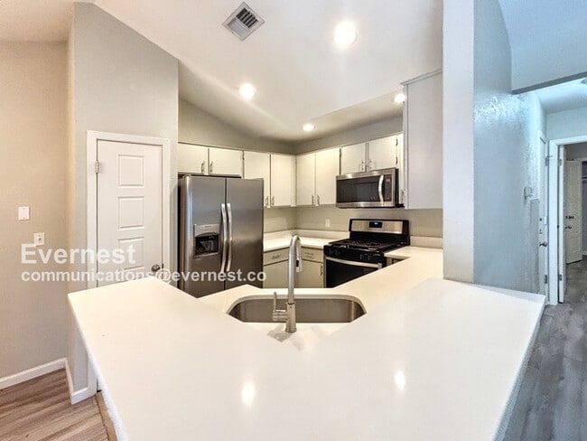Building Photo - 2603 Garrettson Dr