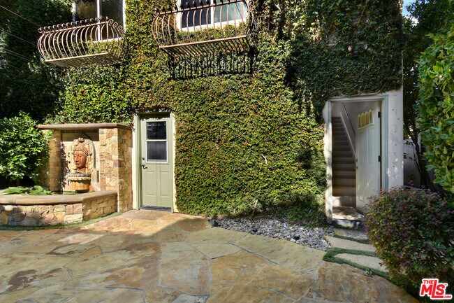Building Photo - 12207 Cantura St