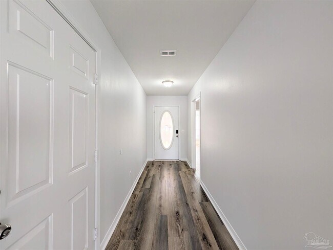 Building Photo - 28 Easton St