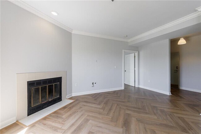 Building Photo - 2161 Peachtree Rd NE