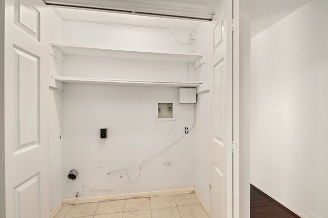 Building Photo - 3118 Kempwood Dr