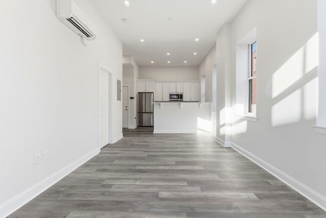 Building Photo - 19-25 Essex St