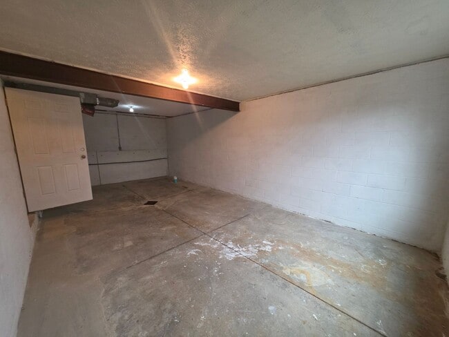 Building Photo - 3-Bedroom 2 Bath Duplex. Ravenna Ohio.