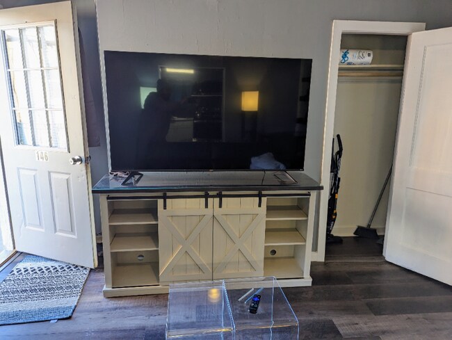 Building Photo - 146 2nd St