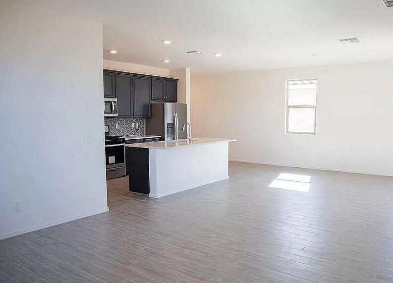 Building Photo - 10671 W Harrigan Dr
