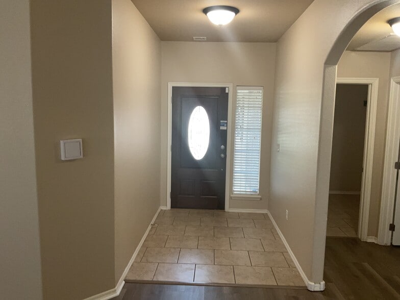 Building Photo - 4560 S 204th E Ave