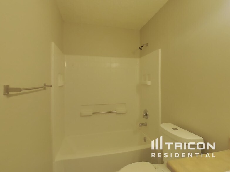 Building Photo - 5006 Hancock Cir