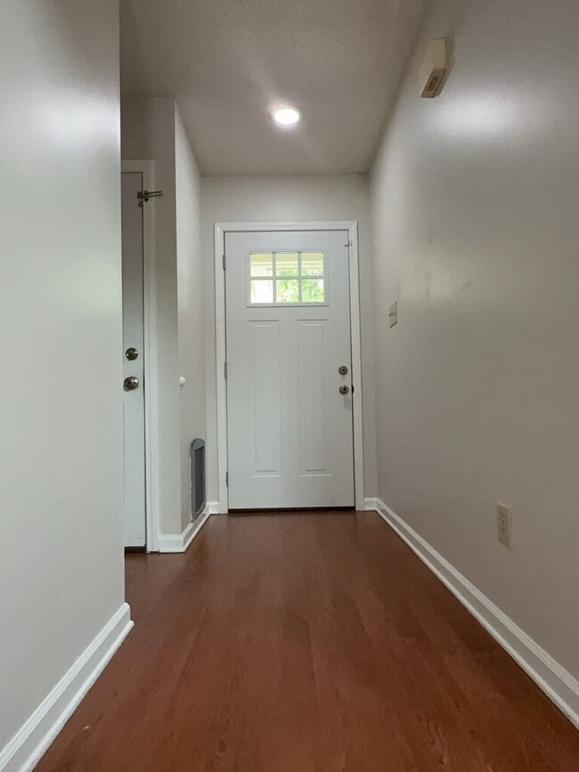 Building Photo - 109 Bridgewater Ct